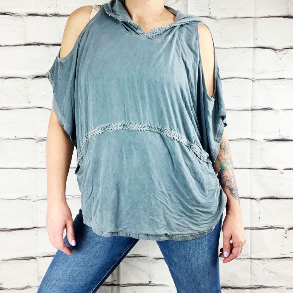 POL Hooded cold shoulder boho top - Picture 2 of 8